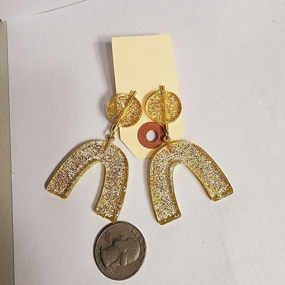 Statement Earring  - Picture 1 of 6